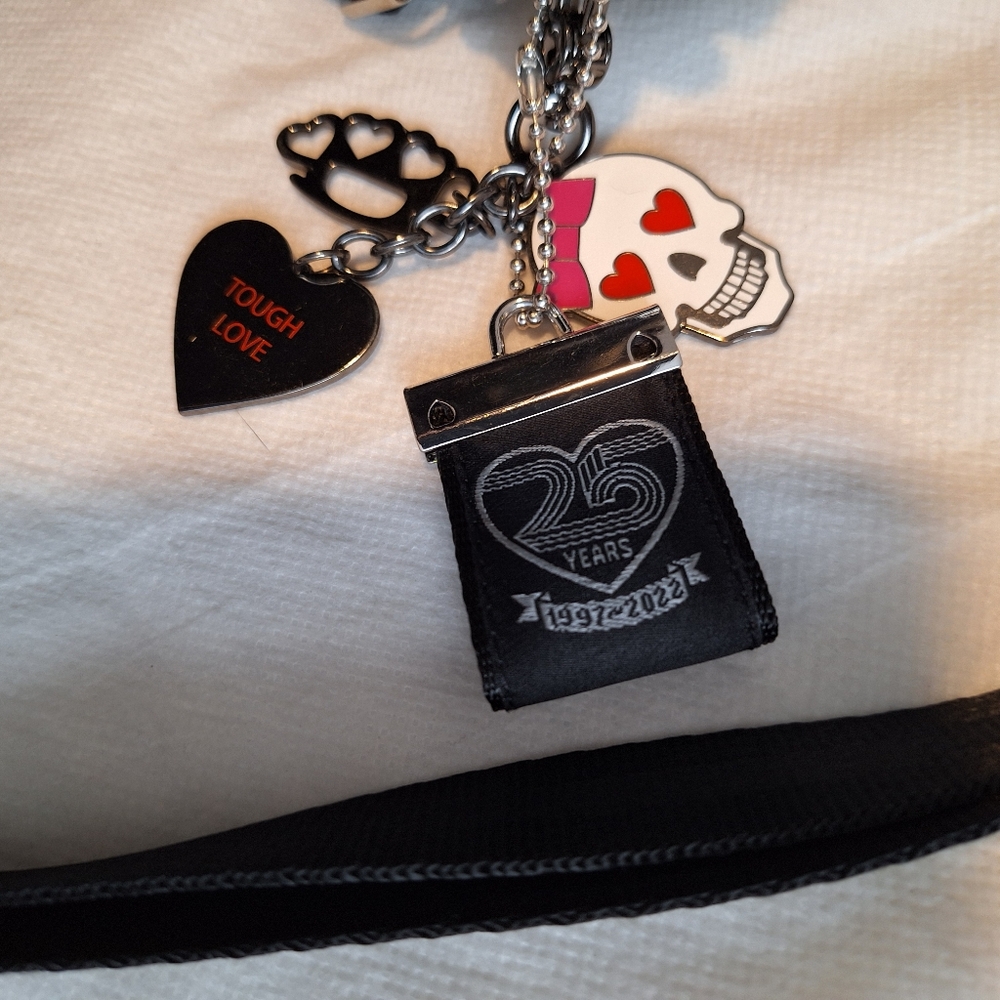 Harvey's "Tough Love" 25th Anniversary Parkhopper Seatbelt Bag. - Picture 6 of 8